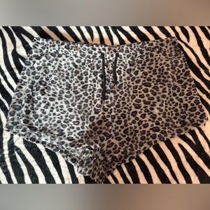 ROMWE Gray Leopard Print Shorts